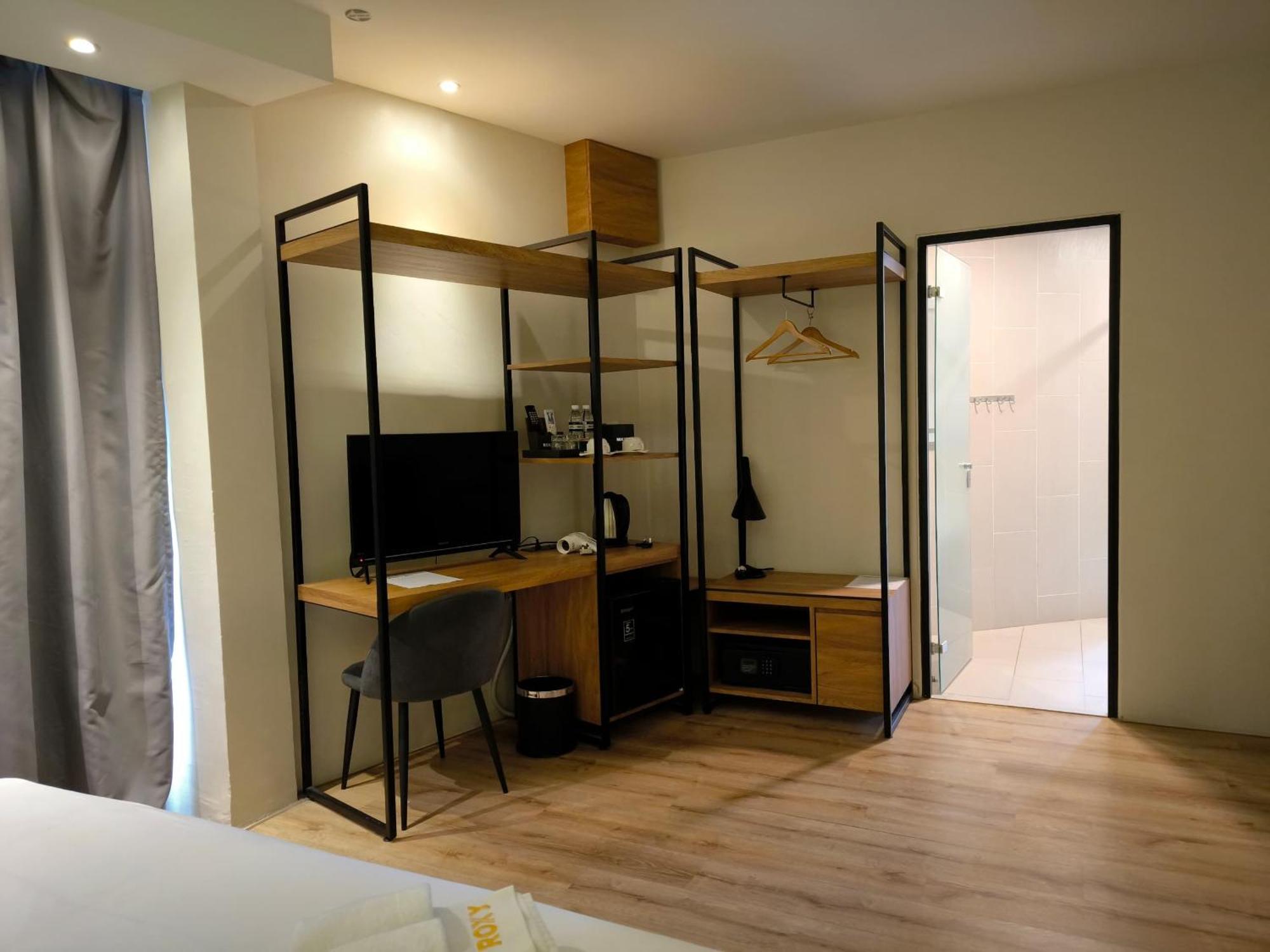 Roxy Hotel Padungan Кучинг Экстерьер фото