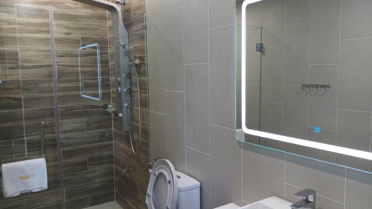 Roxy Hotel Padungan Кучинг Экстерьер фото