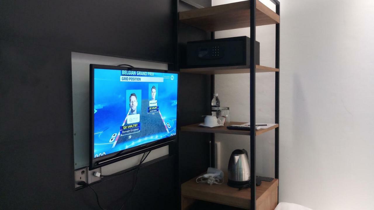 Roxy Hotel Padungan Кучинг Экстерьер фото