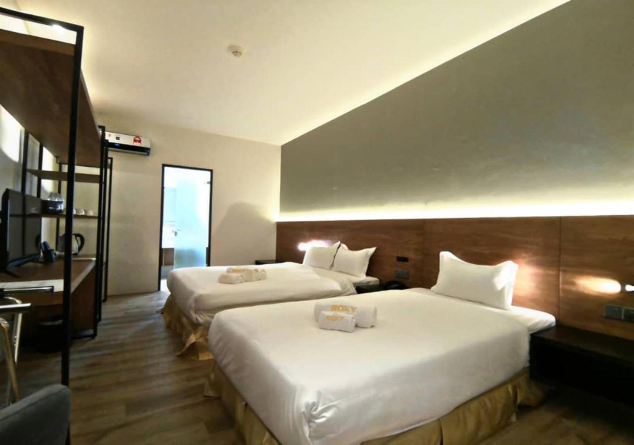 Roxy Hotel Padungan Кучинг Экстерьер фото