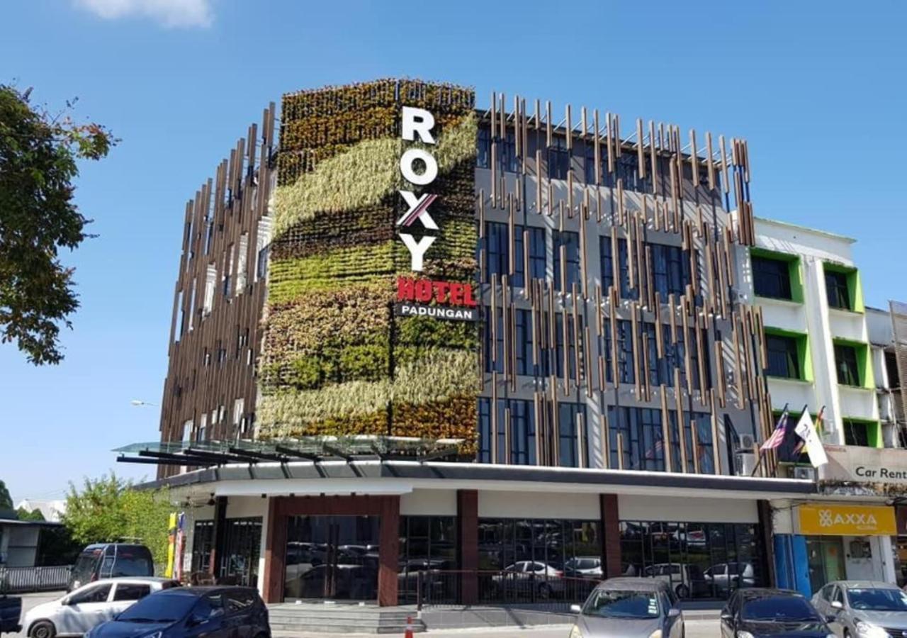 Roxy Hotel Padungan Кучинг Экстерьер фото