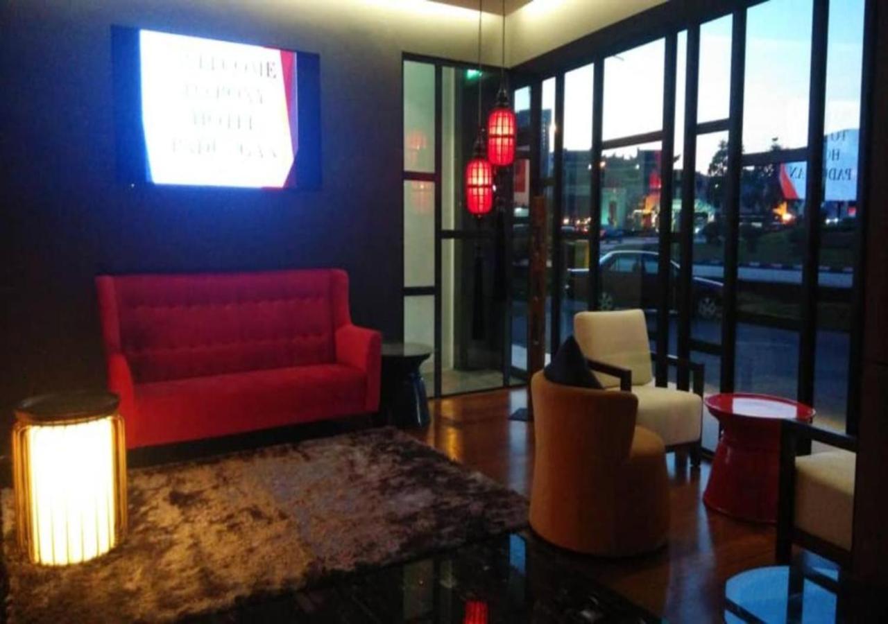 Roxy Hotel Padungan Кучинг Экстерьер фото